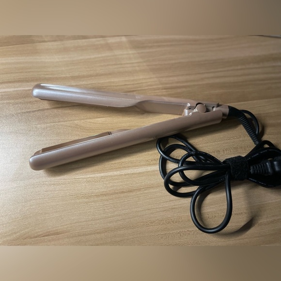 TYME HAIR IRON - Picture 3 of 4